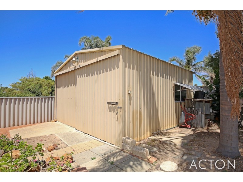 36 Casuarina Drive, Halls Head WA 6210