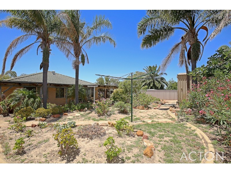 36 Casuarina Drive, Halls Head WA 6210