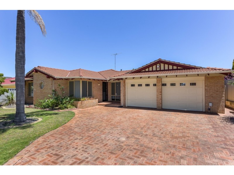 4 Oakmont Avenue, Meadow Springs WA 6210