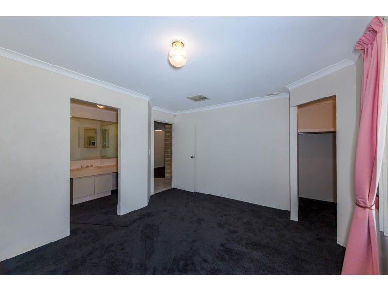 4 Oakmont Avenue, Meadow Springs WA 6210