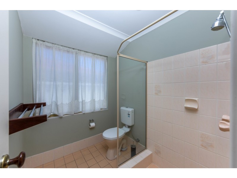 4 Oakmont Avenue, Meadow Springs WA 6210