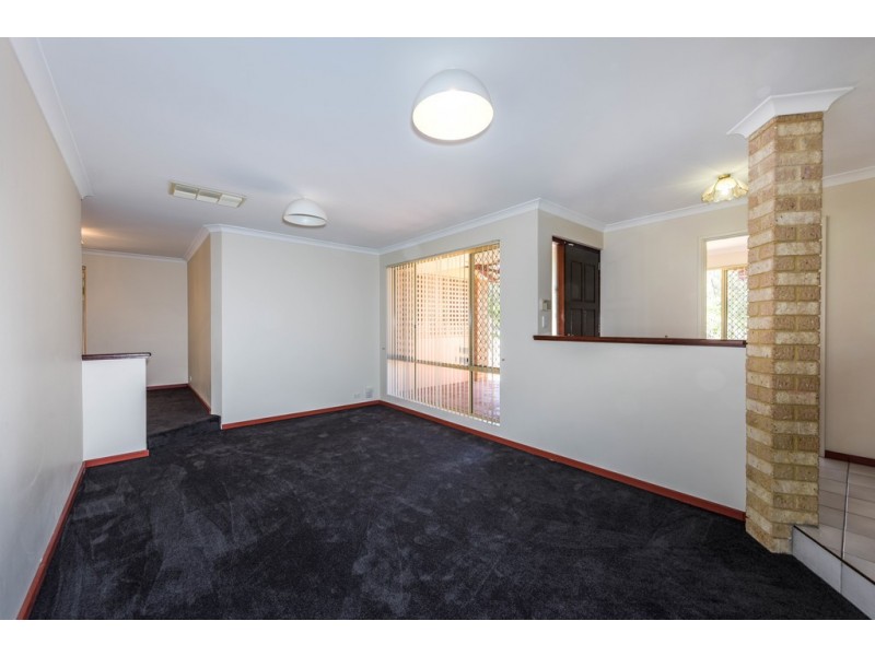 4 Oakmont Avenue, Meadow Springs WA 6210