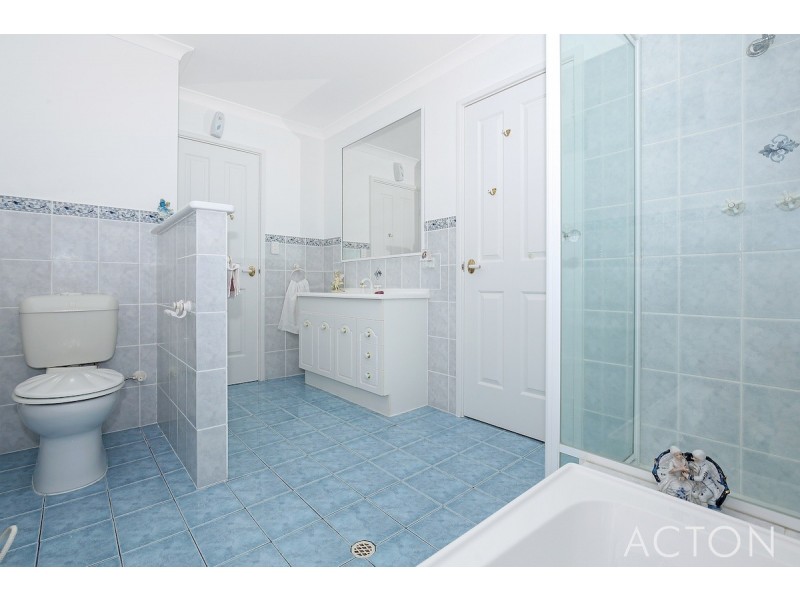 2 Yarri Way, Wannanup WA 6210