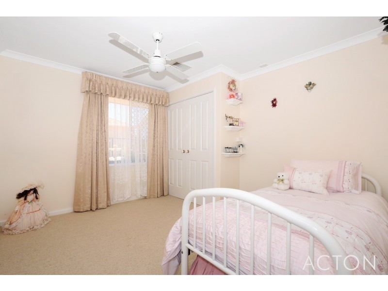 2 Yarri Way, Wannanup WA 6210