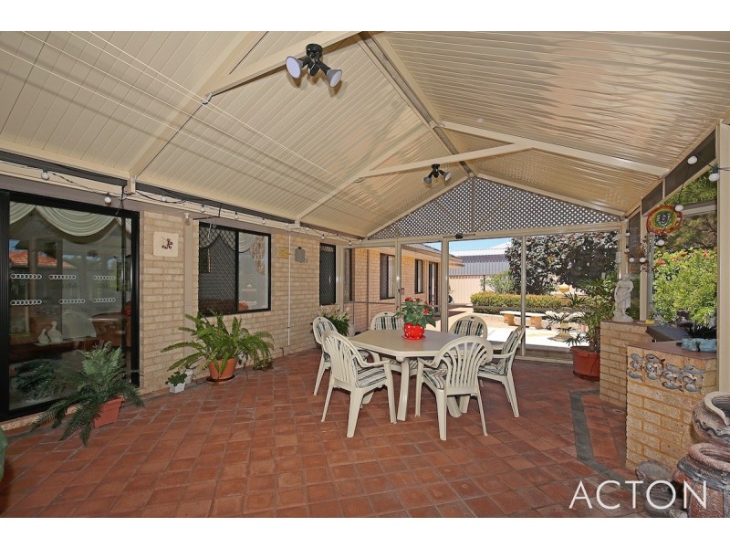 2 Yarri Way, Wannanup WA 6210