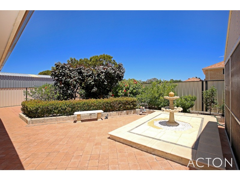 2 Yarri Way, Wannanup WA 6210