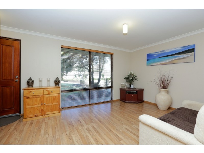 16 Bancroft Close, Greenfields WA 6210