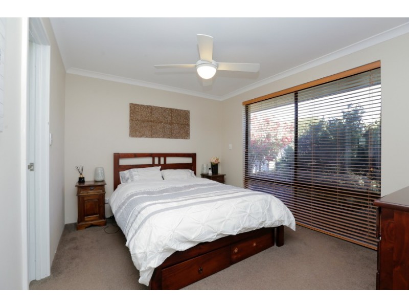 16 Bancroft Close, Greenfields WA 6210
