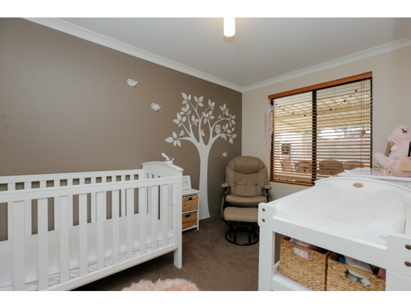 16 Bancroft Close, Greenfields WA 6210