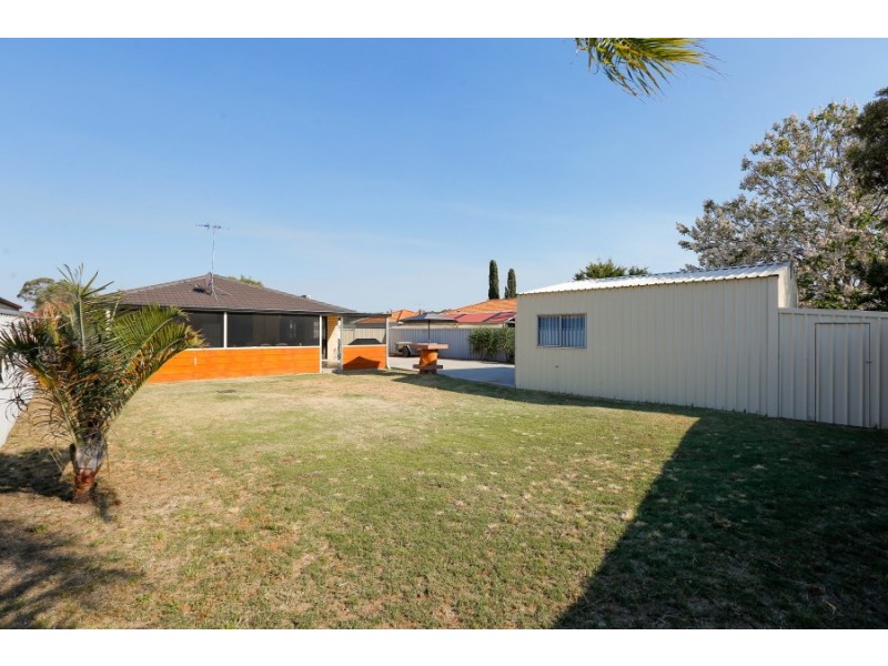 16 Bancroft Close, Greenfields WA 6210
