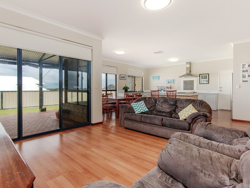 76 Albany Drive, Dawesville WA 6211
