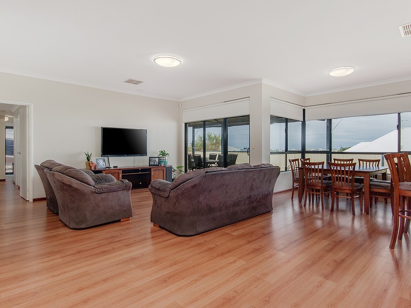 76 Albany Drive, Dawesville WA 6211