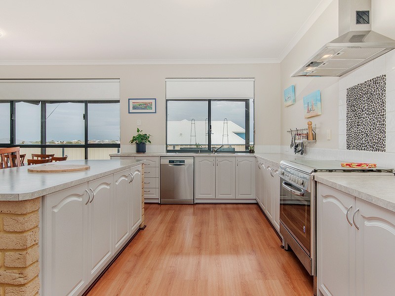 76 Albany Drive, Dawesville WA 6211