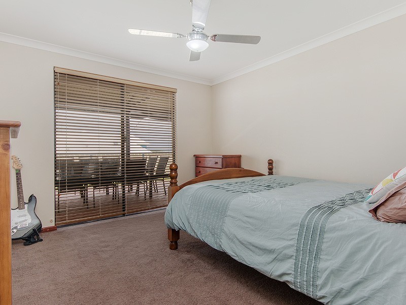 76 Albany Drive, Dawesville WA 6211