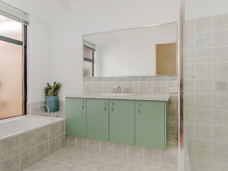 76 Albany Drive, Dawesville WA 6211