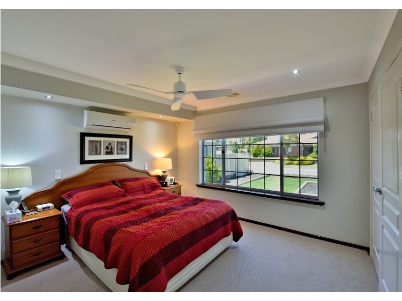 23 Silvertop Avenue, Halls Head WA 6210