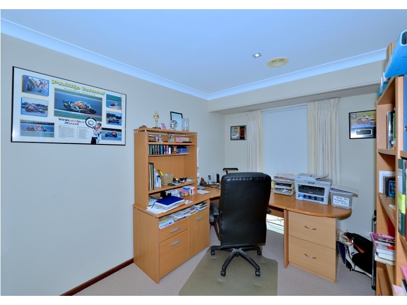 23 Silvertop Avenue, Halls Head WA 6210