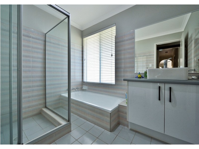 23 Silvertop Avenue, Halls Head WA 6210