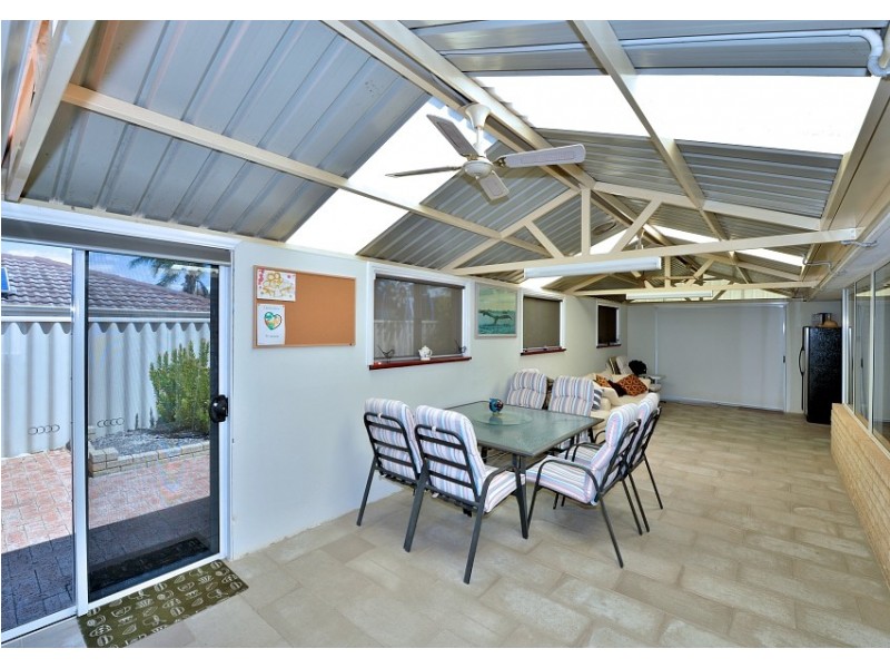 23 Silvertop Avenue, Halls Head WA 6210