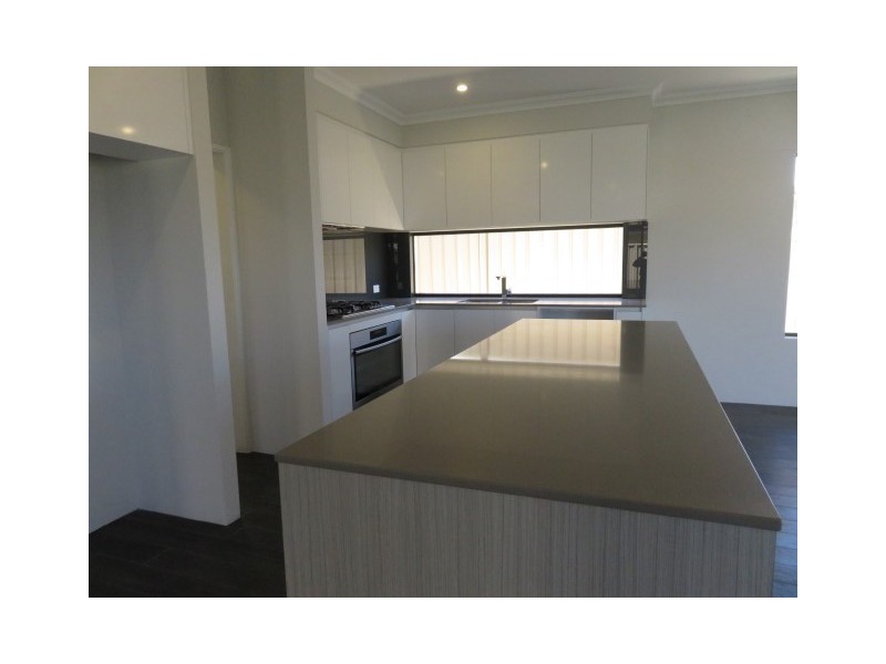 6 Wentworth Heights, Meadow Springs WA 6210