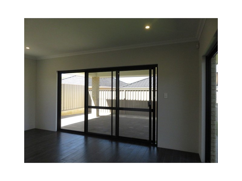 6 Wentworth Heights, Meadow Springs WA 6210