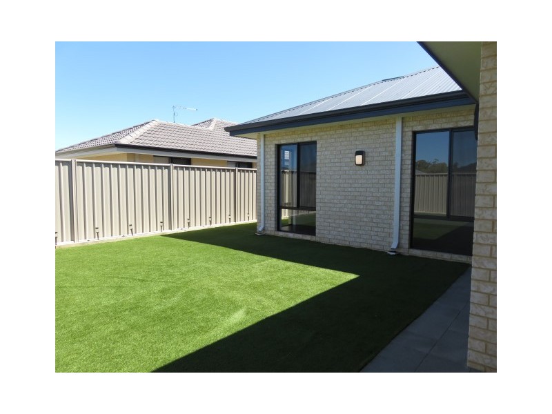 6 Wentworth Heights, Meadow Springs WA 6210