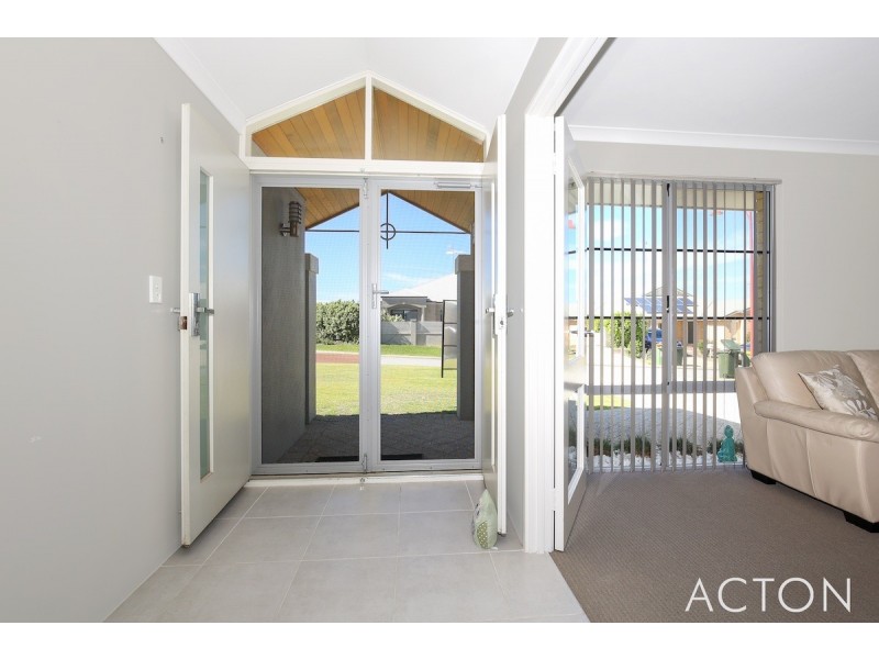 7 Gables Green, Meadow Springs WA 6210