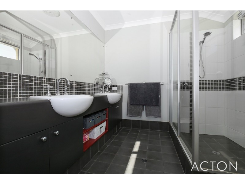 7 Gables Green, Meadow Springs WA 6210