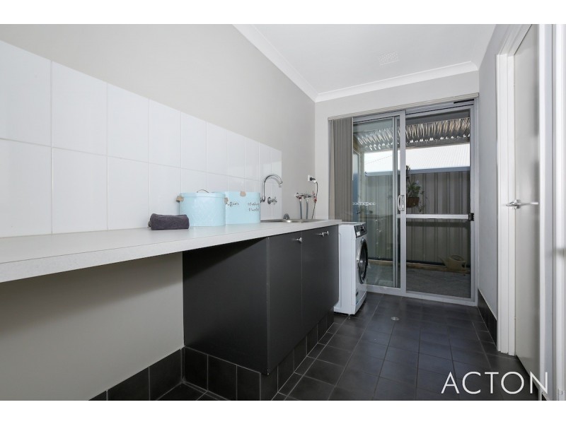 7 Gables Green, Meadow Springs WA 6210