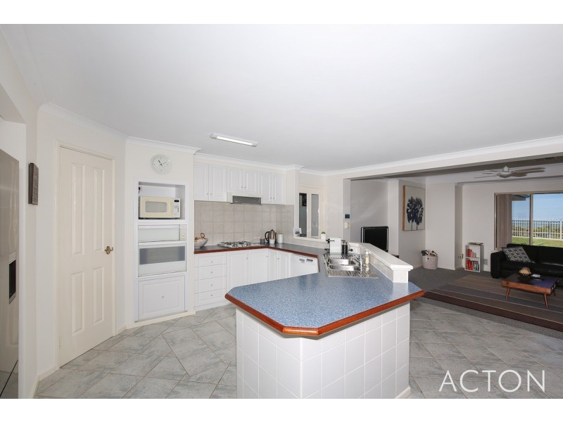 50 Ronsard Drive, San Remo WA 6210