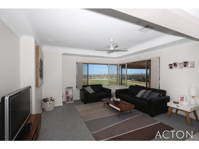 50 Ronsard Drive, San Remo WA 6210