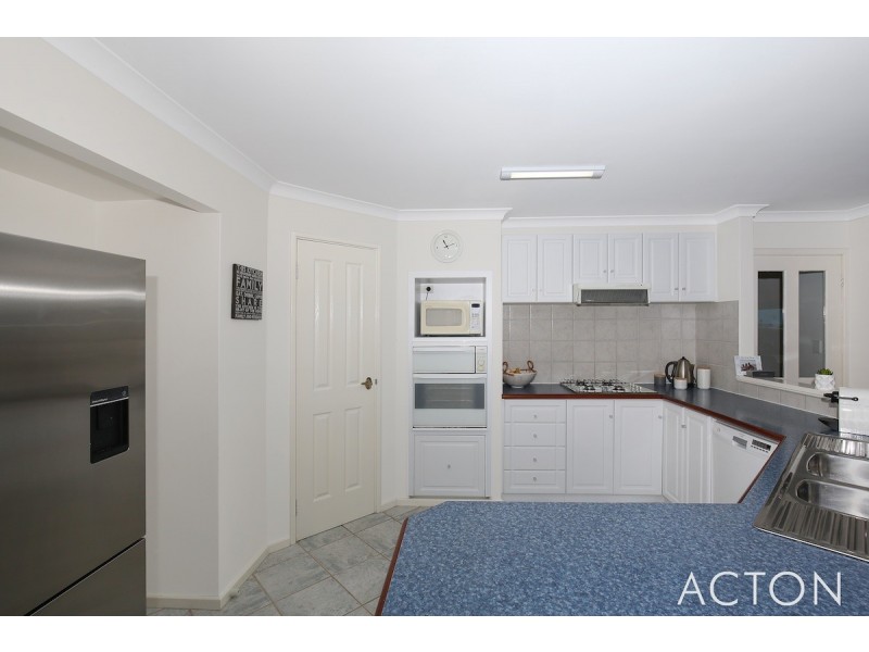 50 Ronsard Drive, San Remo WA 6210