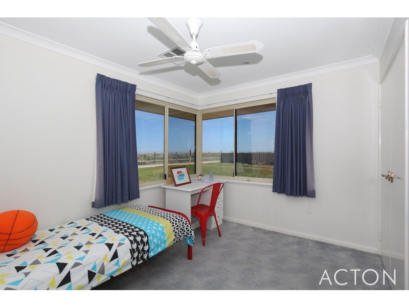 50 Ronsard Drive, San Remo WA 6210