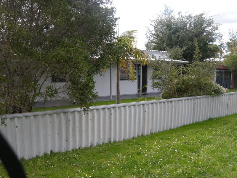 25 Wanjeep Street, Coodanup WA 6210