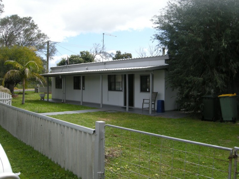 25 Wanjeep Street, Coodanup WA 6210