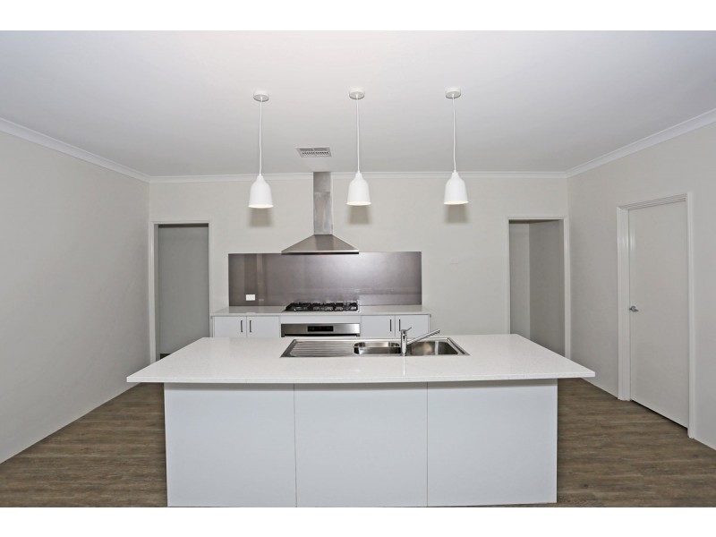 19 Arawatta Loop, Madora Bay WA 6210