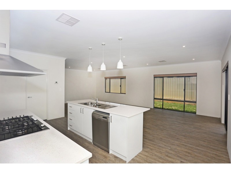 19 Arawatta Loop, Madora Bay WA 6210