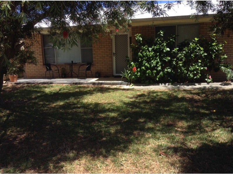 18 Sharland Street, Halls Head WA 6210