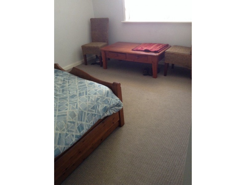 18 Sharland Street, Halls Head WA 6210