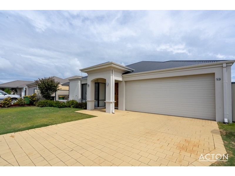 13 Kirkland Way, Meadow Springs WA 6210