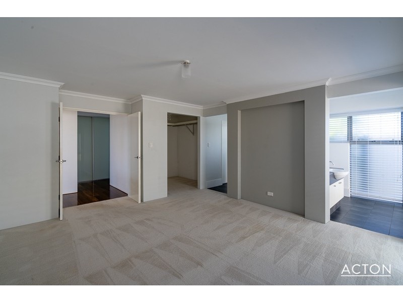 13 Kirkland Way, Meadow Springs WA 6210