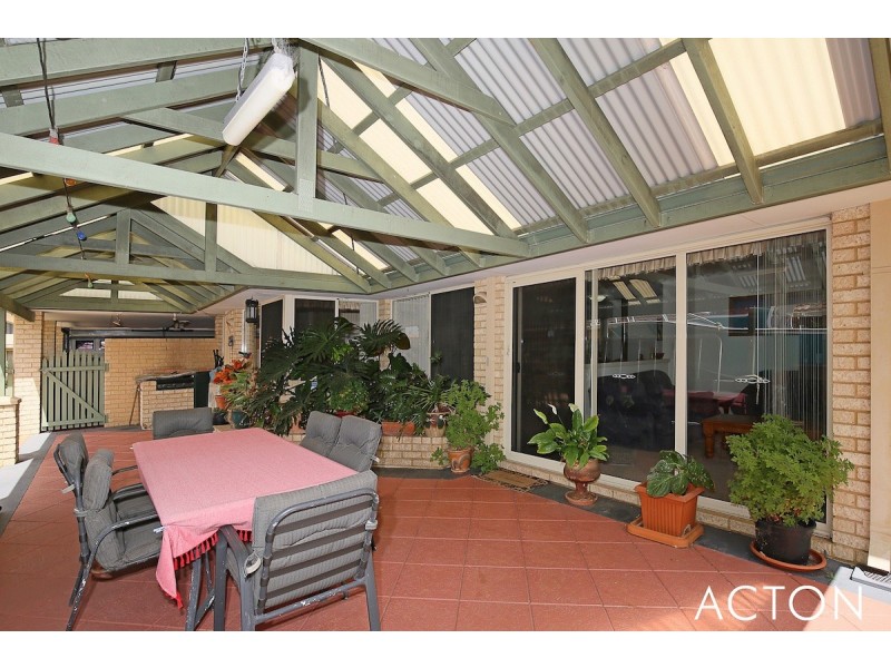 19 Jacana Way, Halls Head WA 6210