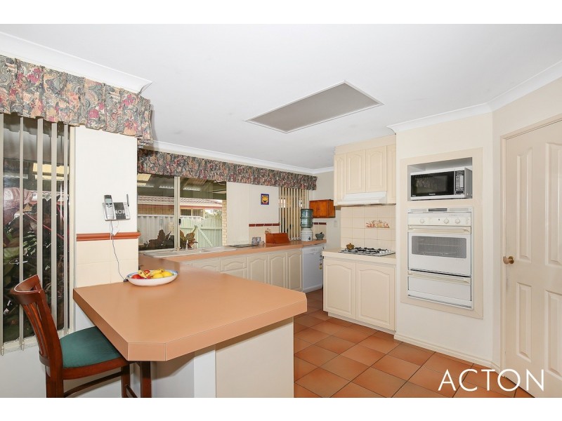 19 Jacana Way, Halls Head WA 6210