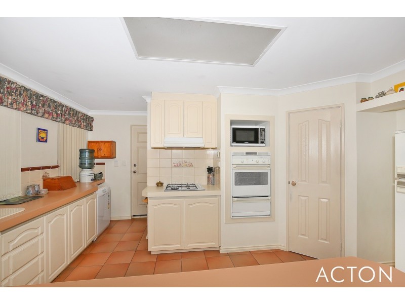 19 Jacana Way, Halls Head WA 6210