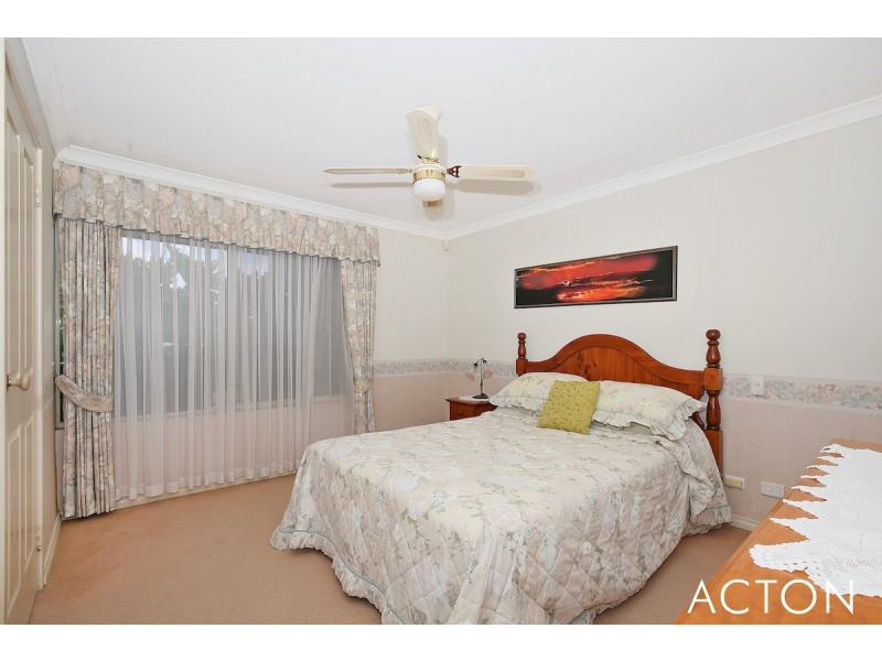 19 Jacana Way, Halls Head WA 6210