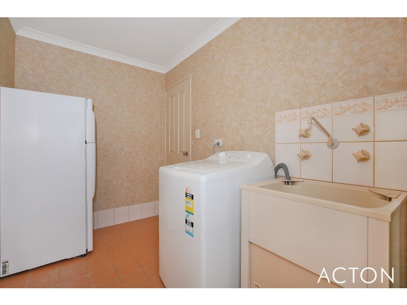 19 Jacana Way, Halls Head WA 6210