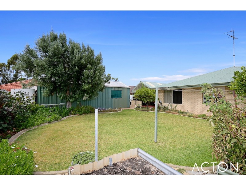 19 Jacana Way, Halls Head WA 6210