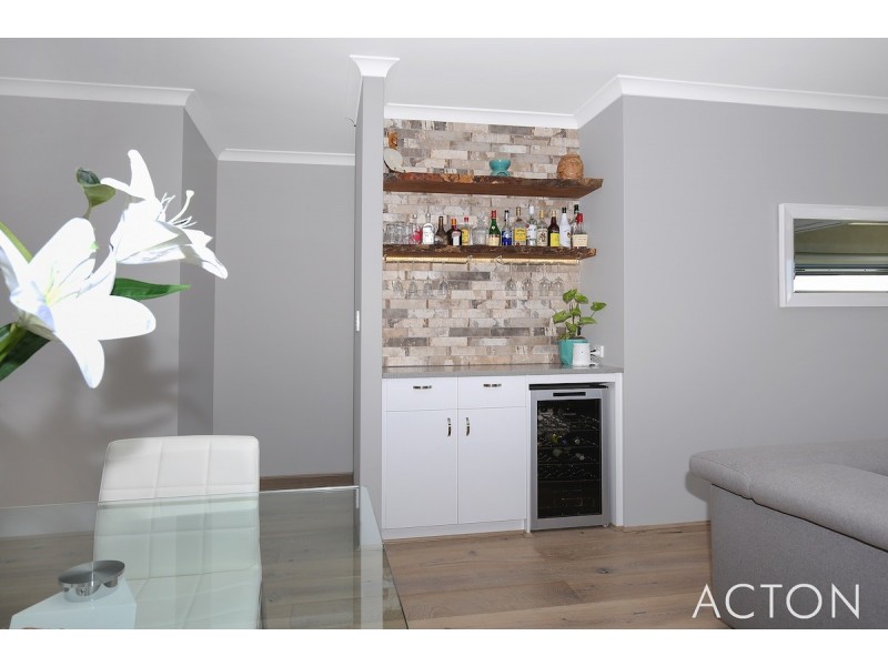 35 Europa Place, Dudley Park WA 6210