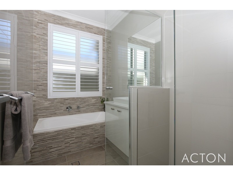 35 Europa Place, Dudley Park WA 6210