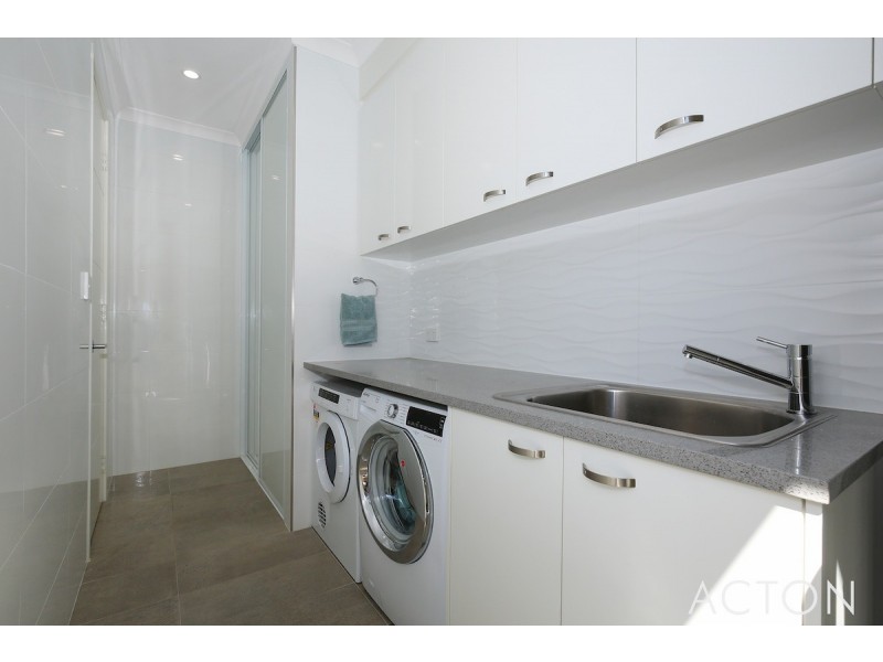 35 Europa Place, Dudley Park WA 6210